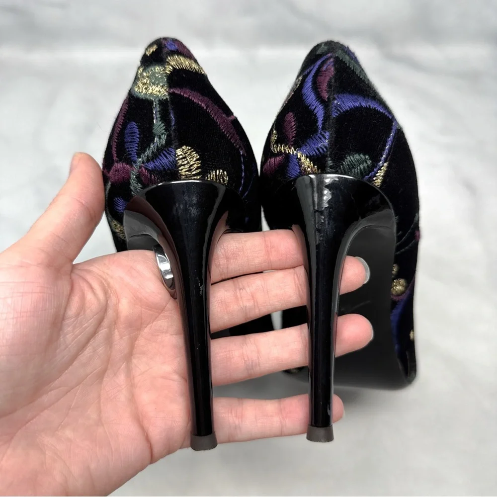 Giuseppe Zanotti Annette Velvet Floral Embroidered Almond Toe Pumps Heels Black